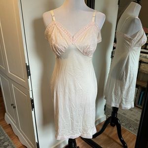 🔴 Mistee Vintage Nightgown